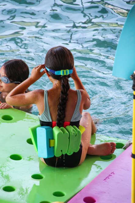 Jeux aquatiques bassin intérieur